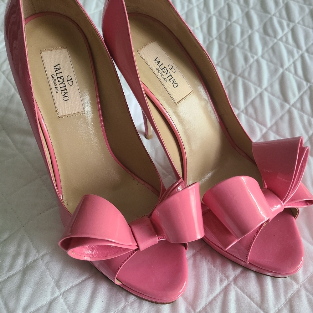 Valentino Garavani Patent leather pumps US 7
